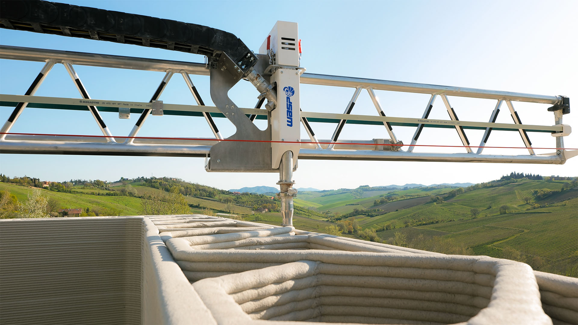 Itaca Interior — gedruckte Wandstruktur mit eingebetteter Infrastruktur