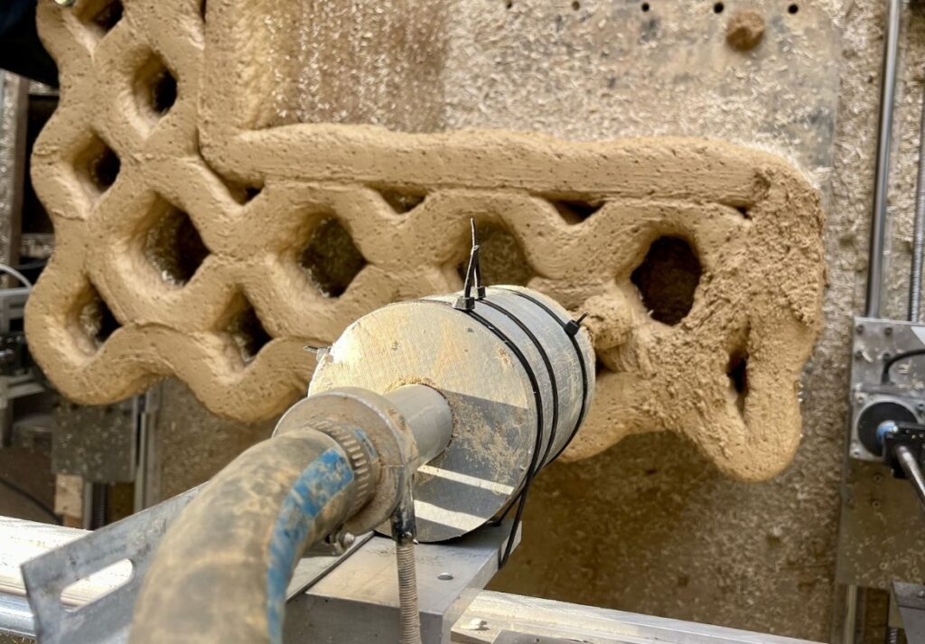 Digital Manufacturing for Earth Construction