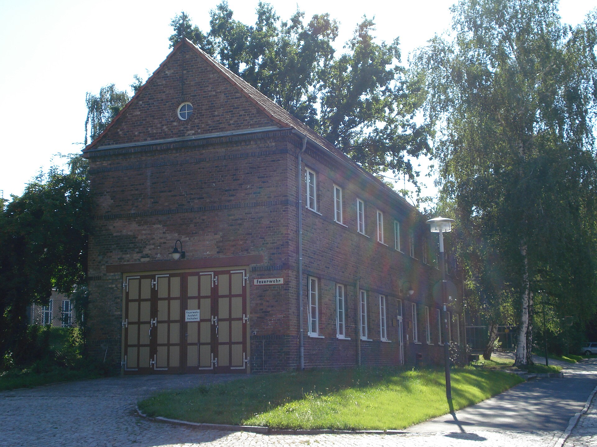 Gebäude des Büros für Arbeitssicherheit und der Betriebsfeuerwehr der TU Dresden (Fotografie von 2007).